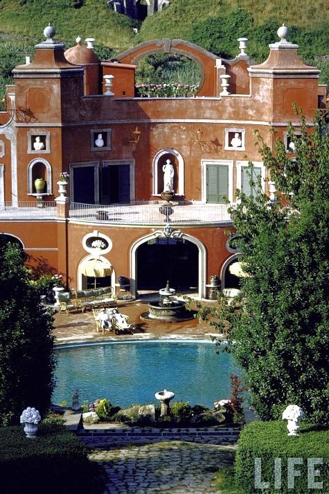 Sophia Lorens RomanVilla-b