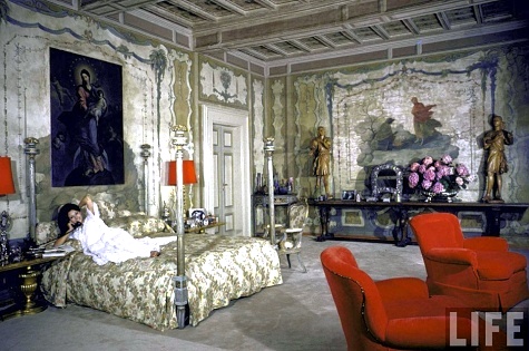 Sophia Lorens RomanVilla-q