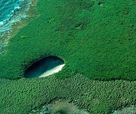 03_Hidden-beach-of-Marieta-Islands